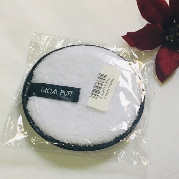 An eyeshadow palette with 9 colors - Picture 6 of 6